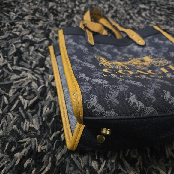 COACH Horse & Carriage Tote Bag Black/Yellow Leather Trim A1773-21586 - Picture 9 of 16